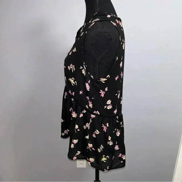 Sienna Sky Sleeveless  Blouse - Picture 2 of 3